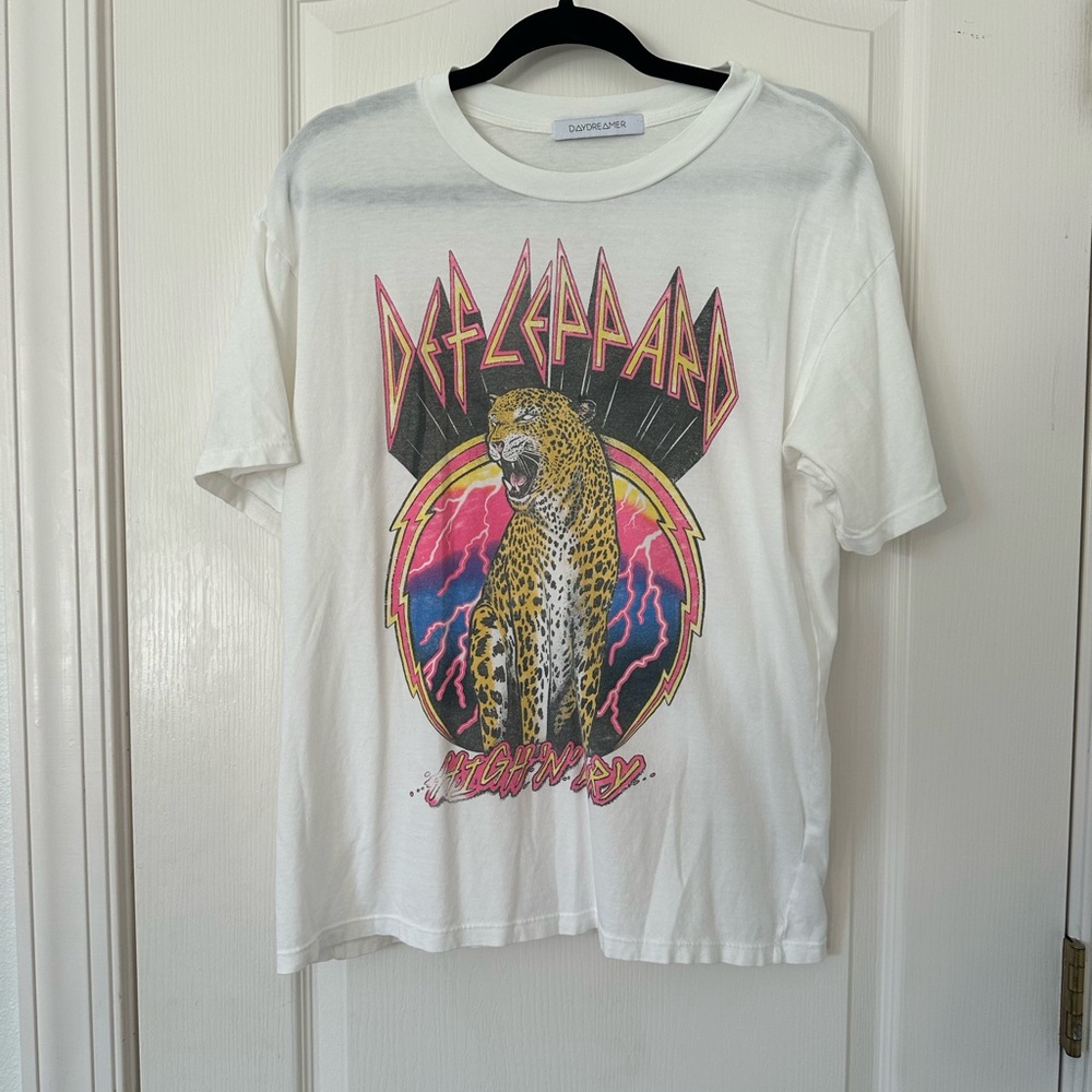 DAYDREAMER DEF LEPPARD GRAPHIC TEE